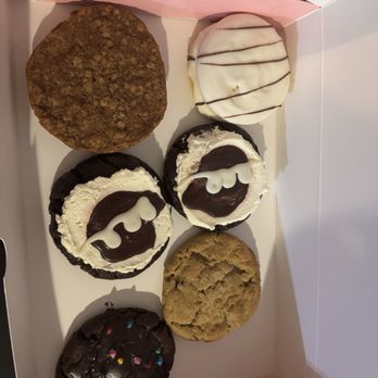Crumbl - Cotswold - Disappointed in the pretty cookies - Bakeries Near Me - Charlotte, North Carolina
