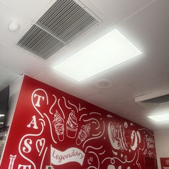 Tasty Bunz - Great inside! Fun environment & decor! - Fast Food Near Me - Sanger, California
