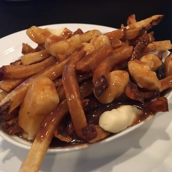 Maple Leaf Diner - Canadian poutine (half order) - American Near Me - Dallas, Texas