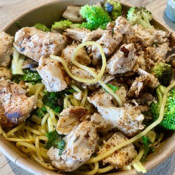 SoFresh - Asian Noodles. Quinoa, Broccoli, Mushrooms, Kale and  Blackened Chicken - Delicious! - Salad Near Me - Saint Johns, Florida