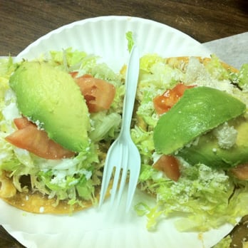 Ricos Tacos - Tostada de pollo/chicken - Mexican Near Me - Brooklyn, New York