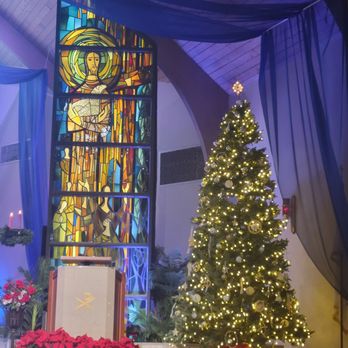 Christ Lutheran Church - Christmas tree - Churches Near Me - Costa Mesa, California Christ Lutheran Church - Christmas tree - Churches Near Me - Costa Mesa, California