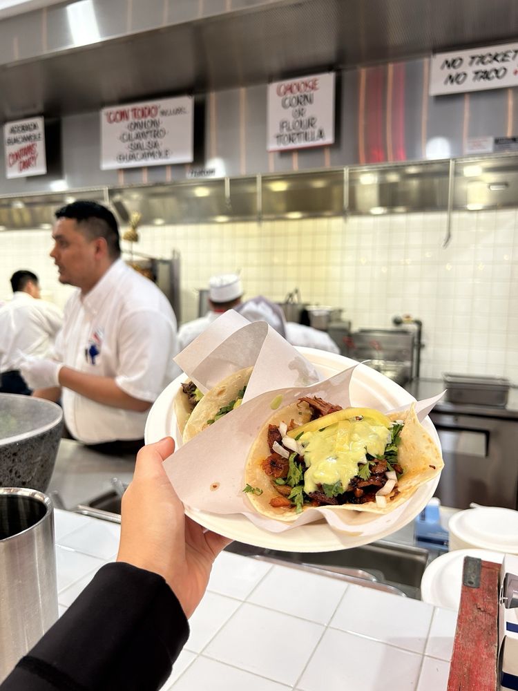Los Tacos No 1
