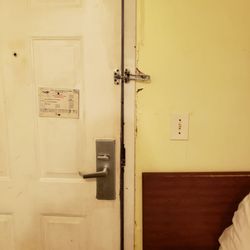 Stay Suites of America - Door lock is broken