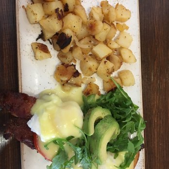 First Watch - BLT Eggs Benedict (with Millionaires Bacon substitute) - Breakfast & Brunch Near Me - Ft. Myers, Florida