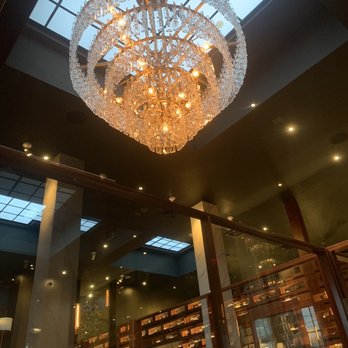 Prime 1024 - Chandelier - Italian Near Me - Roslyn, New York