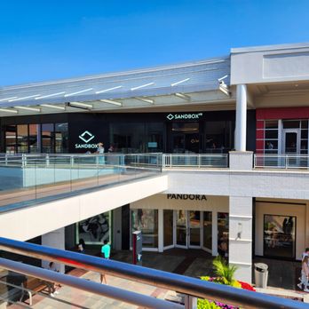 Oakbrook Center - Shopping Centers Near Me - Oak Brook, Illinois
