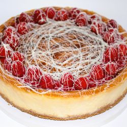 Eat Da Cake - Raspberry White Chocolate Cheesecake 9"