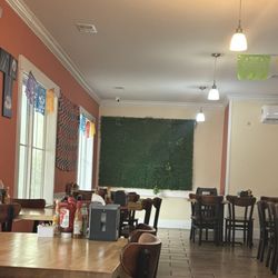 Roxys Restaurant - Atmosphere