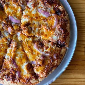 Fox's Pizza Den - Pizza Near Me - Tupelo, Mississippi