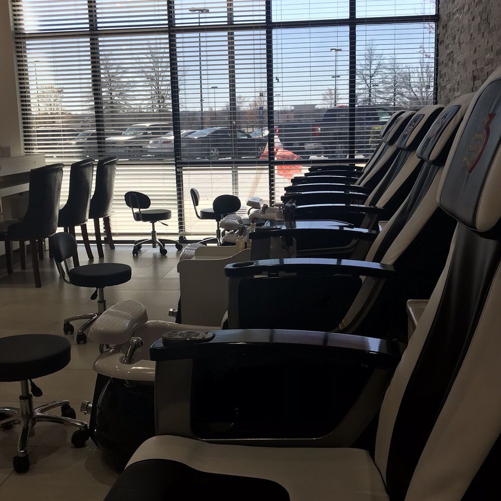 INail & Beyond - Lots of chairs - Nail Salons Near Me - East Point, Georgia INail & Beyond - Lots of chairs - Nail Salons Near Me - East Point, Georgia