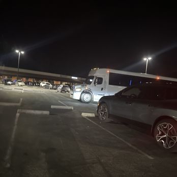 Frontline Limousine - Andy from frontline limousine is not only professional he very personable! Thank you Andy!!! - Limos Near Me Frontline Limousine - Andy from frontline limousine is not only professional he very personable! Thank you Andy!!! - Limos Near Me