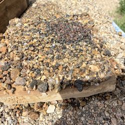 Red Rock Mine and Garnet Gallery - Garnets