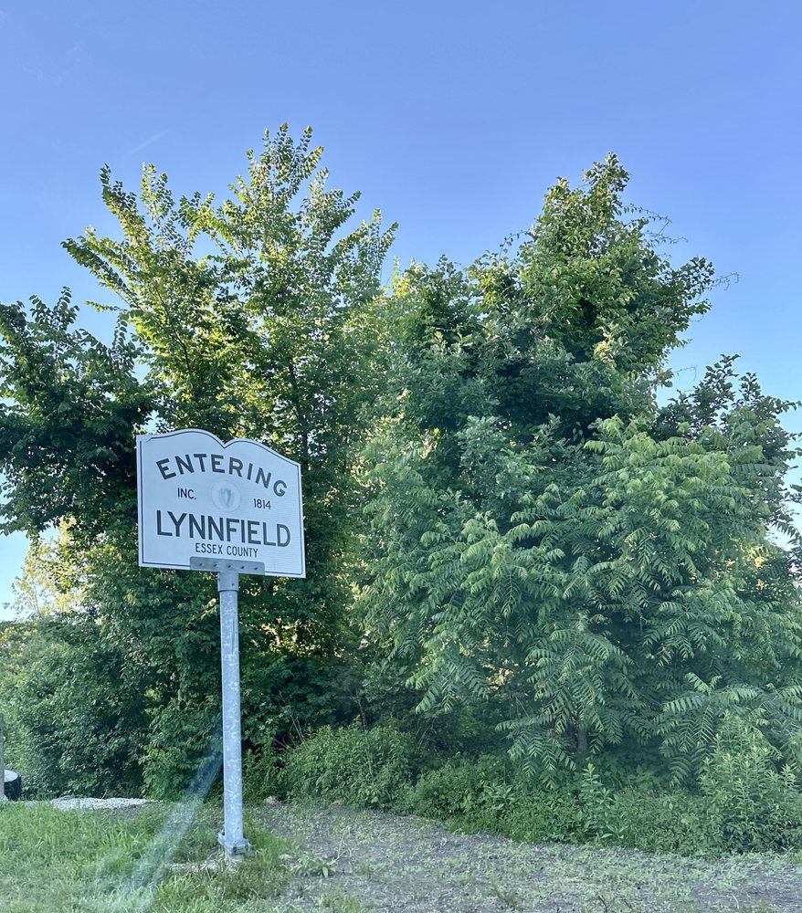 Lynnfield Town of Senior Center Logo