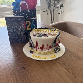 The Cake Girl Austin - Custom cake - Custom Cakes Near Me The Cake Girl Austin - Custom cake - Custom Cakes Near Me