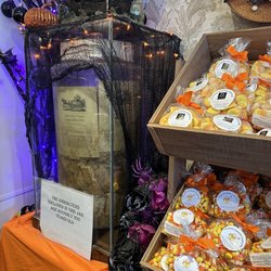 Ye Olde Pepper Candy Companie - Cool history display