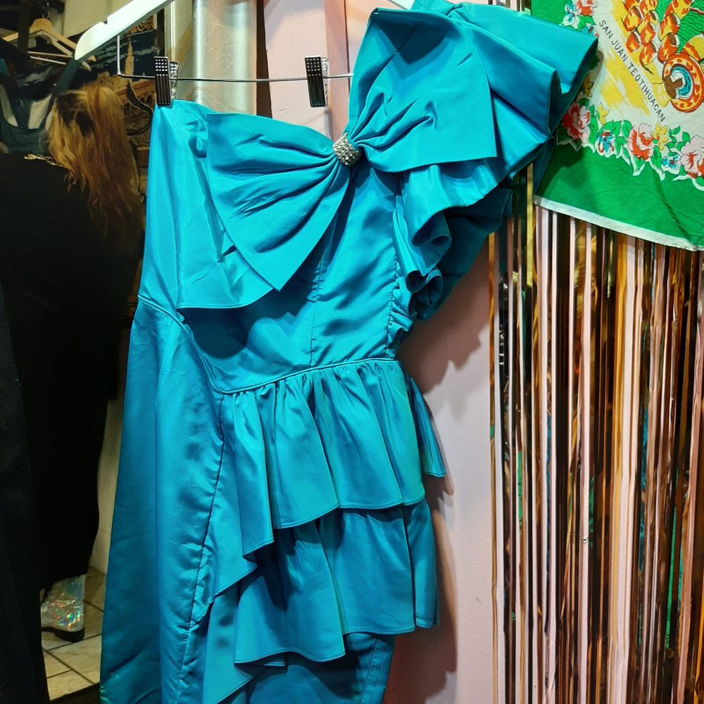 Bon Voyage Vintage - Used, Vintage & Consignment Near Me - Seattle, Washington Bon Voyage Vintage - Used, Vintage & Consignment Near Me - Seattle, Washington