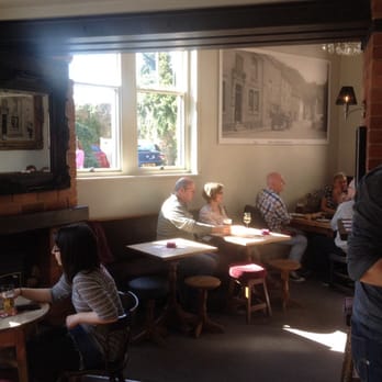 The Half Moon Free House - Pubs Near Me - Knaresborough, NYK