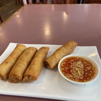 Paya Thai Curry - Fried chicken spring rolls with sweet and sour topped with peanuts. Very good! - Thai Near Me - Venice, Florida Paya Thai Curry - Fried chicken spring rolls with sweet and sour topped with peanuts. Very good! - Thai Near Me - Venice, Florida