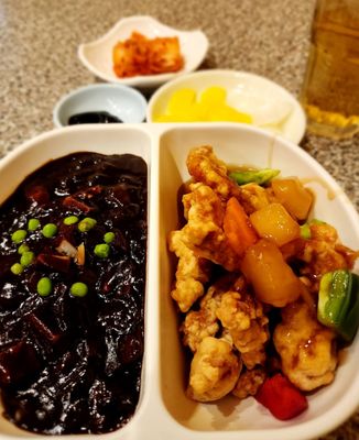 Choong Hwa Won (Korean & Chinese Restaurant) | 중화원 (한국식 중화요리-중식,한식) by null