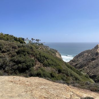 La Jolla Trail - One of the views from the trail facing black's beach - Hiking Near Me - La Jolla, California
