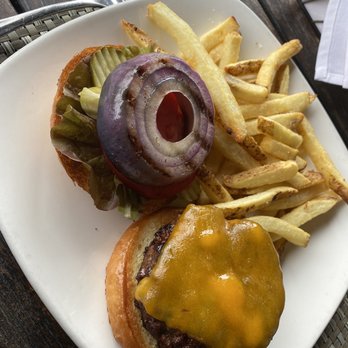 Canoe - Lunch burger - New American Near Me - Atlanta, Georgia
