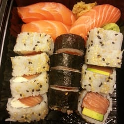Sushi Daiki - Combinado de salmón (15 piezas)