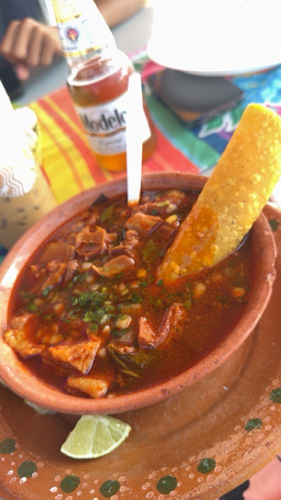 Carnitas Los Compadres Logo