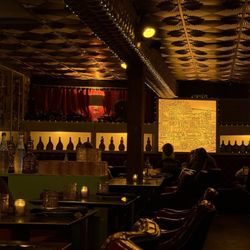 Flamingo Lounge - Inside