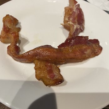 Thumb's Up Lounge - Bacon that was supposed to be on my cheeseburger, came out after my burger was eaten. - Pizza Near Me - Croswell, Michigan Thumb's Up Lounge - Bacon that was supposed to be on my cheeseburger, came out after my burger was eaten. - Pizza Near Me - Croswell, Michigan