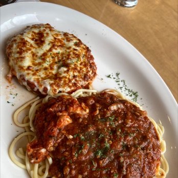 Broadway - Chicken Parm - Pizza Near Me - Montreal, Quebec