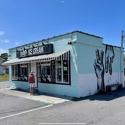 Lolly's Creamery by null