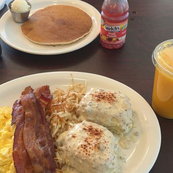 Poverty Bay Coffee - Biscuits and gravy w/bacon, eggs and hash browns, a single pancake, 16oz orange juice and a small bottle of Welch's fruit punch juice. - Coffee & Tea Near Me - Federal Way, Washington Poverty Bay Coffee - Biscuits and gravy w/bacon, eggs and hash browns, a single pancake, 16oz orange juice and a small bottle of Welch's fruit punch juice. - Coffee & Tea Near Me - Federal Way, Washington