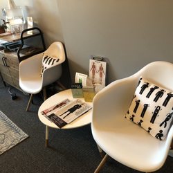 Body Mechanics Acupuncture - Waiting room