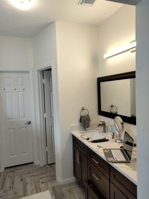 Hamma Roof & Construction Logo