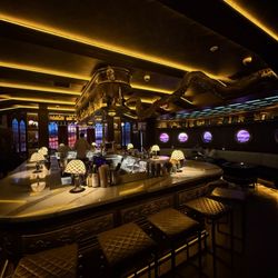 Captain's Quarters - Beautiful bar