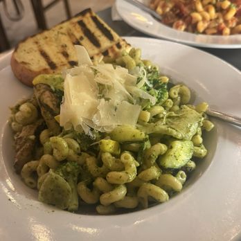 Sap House Meadery - Chicken and Vegetables pesto pasta dish - Meaderies Near Me - Conway, New Hampshire Sap House Meadery - Chicken and Vegetables pesto pasta dish - Meaderies Near Me - Conway, New Hampshire