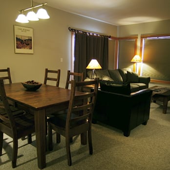 Canmore Crossing - Hotels Near Me - Canmore, Alberta