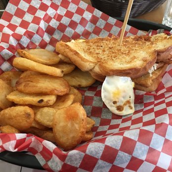L'Oeufrier - Breakfast & Brunch Near Me - Montreal, Quebec L'Oeufrier - Breakfast & Brunch Near Me - Montreal, Quebec