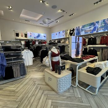 Fabletics - Sports Wear Near Me - Santa Clara, California