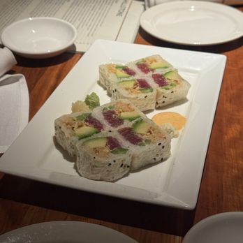 Hillstone Restaurant - New American Near Me - Denver, Colorado