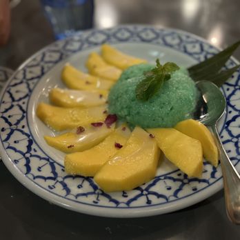 Pineapple Thai - Mango Sticky Rice - Thai Near Me - Cupertino, California