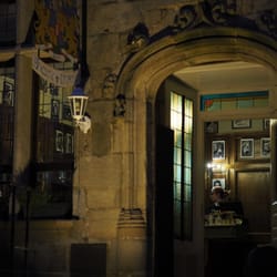 La Tour du Lion - Haupteingang mit Rezeption