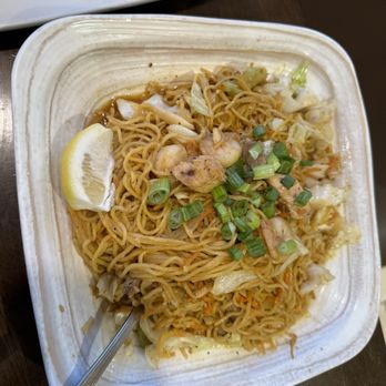 Max's Restaurant - Egg noodles - Filipino Near Me - Bakersfield, California Max's Restaurant - Egg noodles - Filipino Near Me - Bakersfield, California