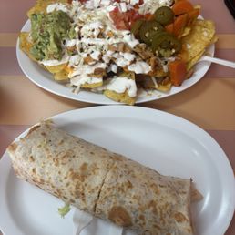 Chicken burrito, chicken nachos Chicken burrito, chicken nachos