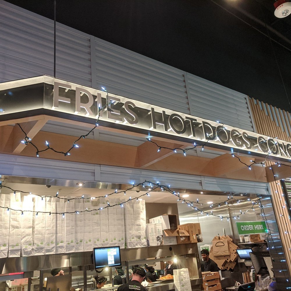 Shake Shack Long Beach - Decked out for the holidays - Burgers Near Me - Long Beach, California