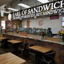 Earl of Sandwich - Friendly people & surprisingly good eats