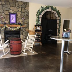 Sweet Cakes Bake Shop - How cute!