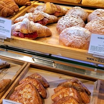 Tous Les Jours - Bakeries Near Me - Glenview, Illinois