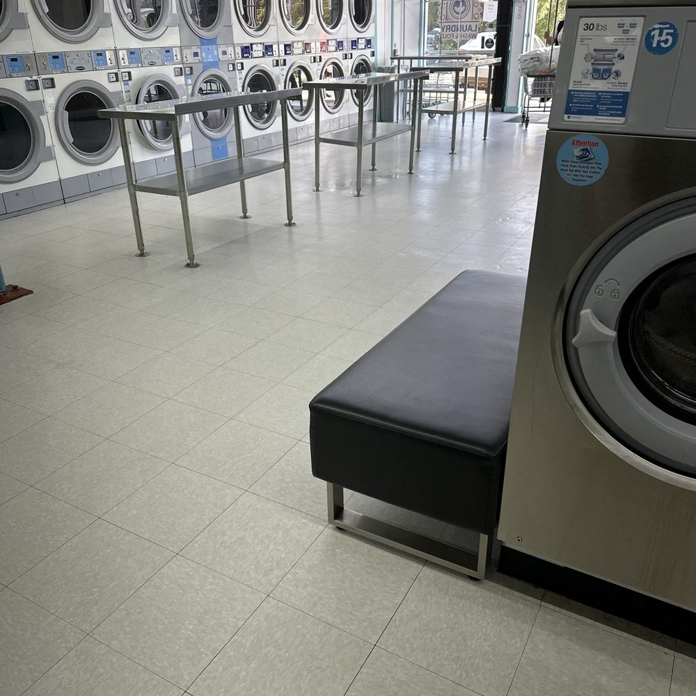High Spin Wash & Dry - Chairs, tables - Laundromat Near Me - San Antonio, Texas High Spin Wash & Dry - Chairs, tables - Laundromat Near Me - San Antonio, Texas